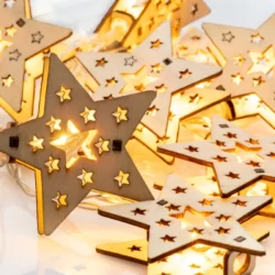 LED Girlianda WOODEN STAR, 3000K, IP20, 3xAA, 135+30cm